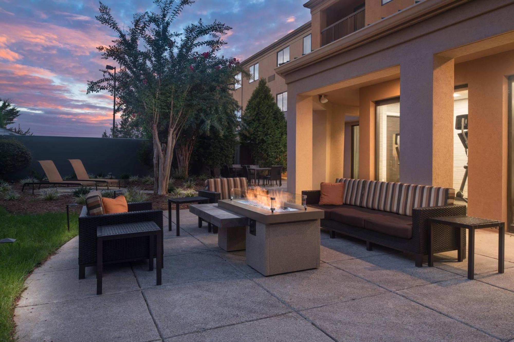 Courtyard By Marriott Lynchburg Hotel Kültér fotó
