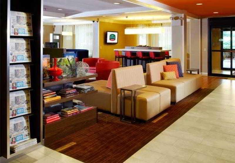 Courtyard By Marriott Lynchburg Hotel Beltér fotó
